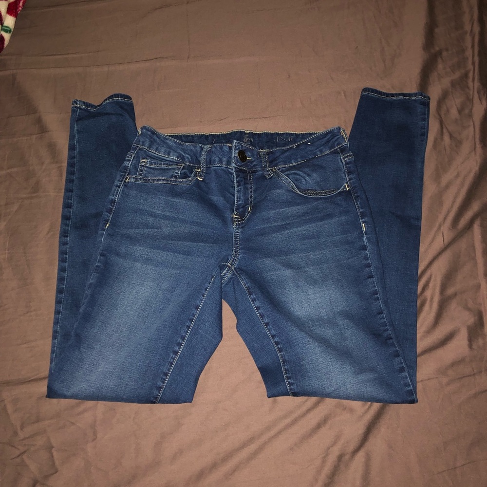 blue skinny jeans